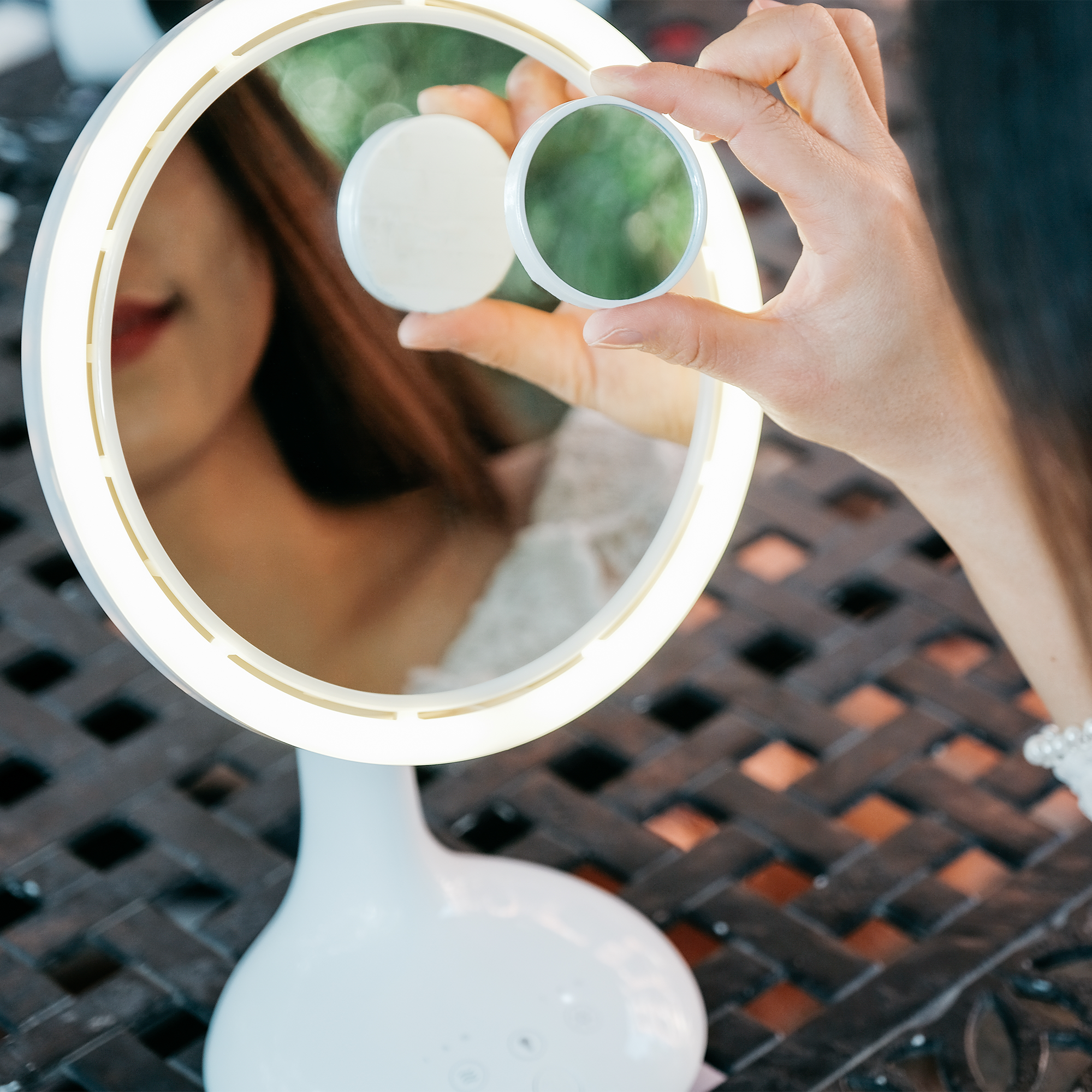 CF-M2000 轻奢LED带风扇USB充电式化妆镜